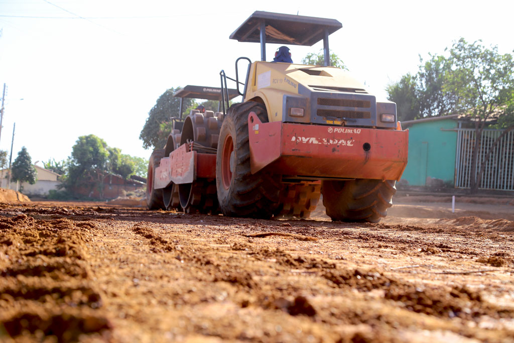 Prefeitura está asfaltando nove bairros em diferentes regiões de Aparecida