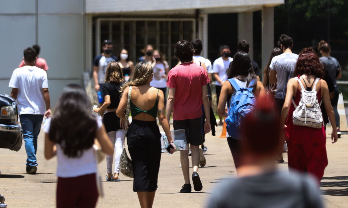 Estudantes podem pedir reaplicação do Enem a partir de hoje