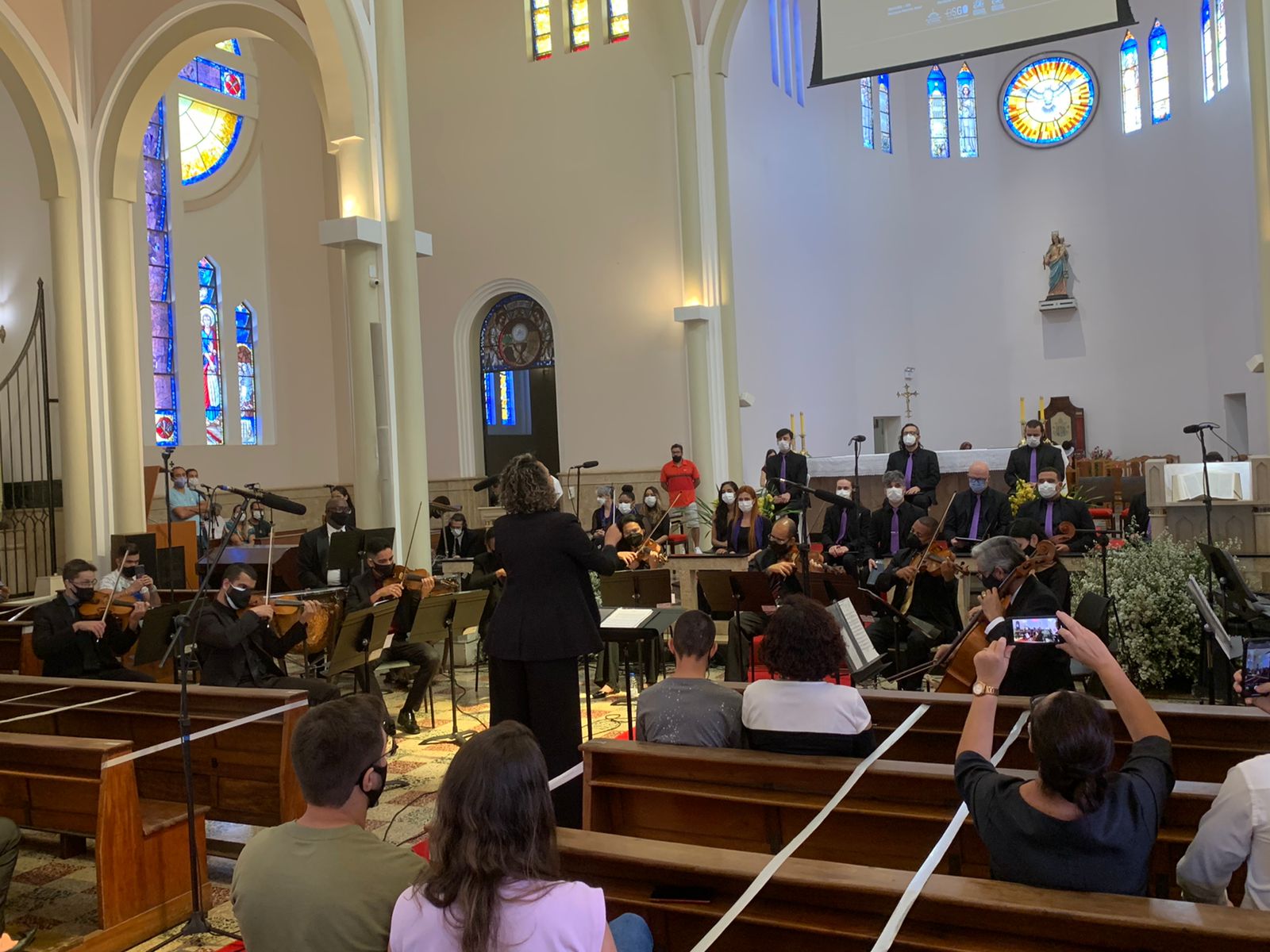 Orquestra sinfônica de Goiânia faz primeiro programa com público