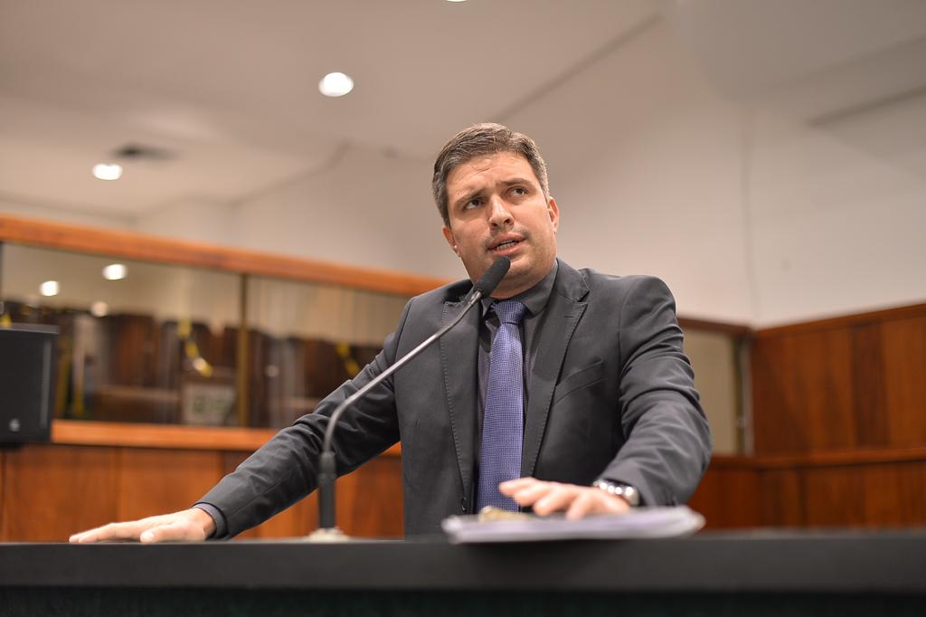 Humberto Teófilo defende sessões ordinárias apenas de forma presencial ” deputados ganham bem pra isso”