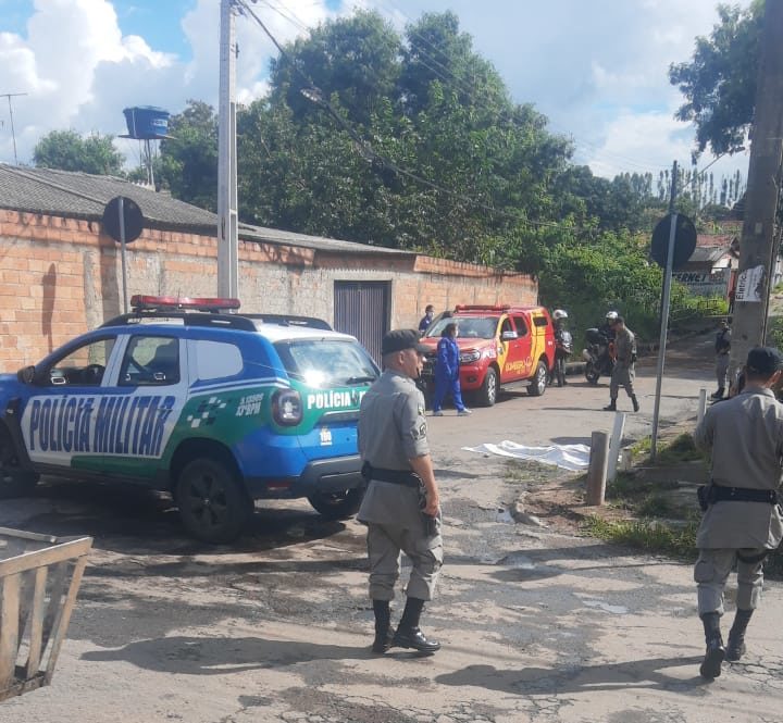 Homem é morto a tiros na frente de esposa e filho em Goiânia.