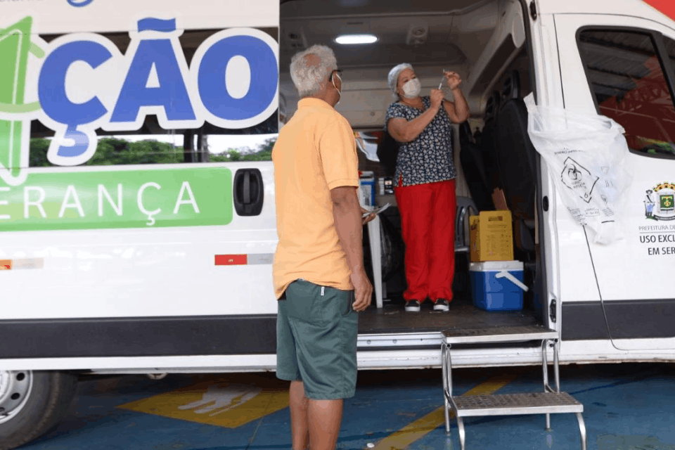 Covid-19: vans da vacinação chegam ao Jardim Nova Esperança nesta terça (1)