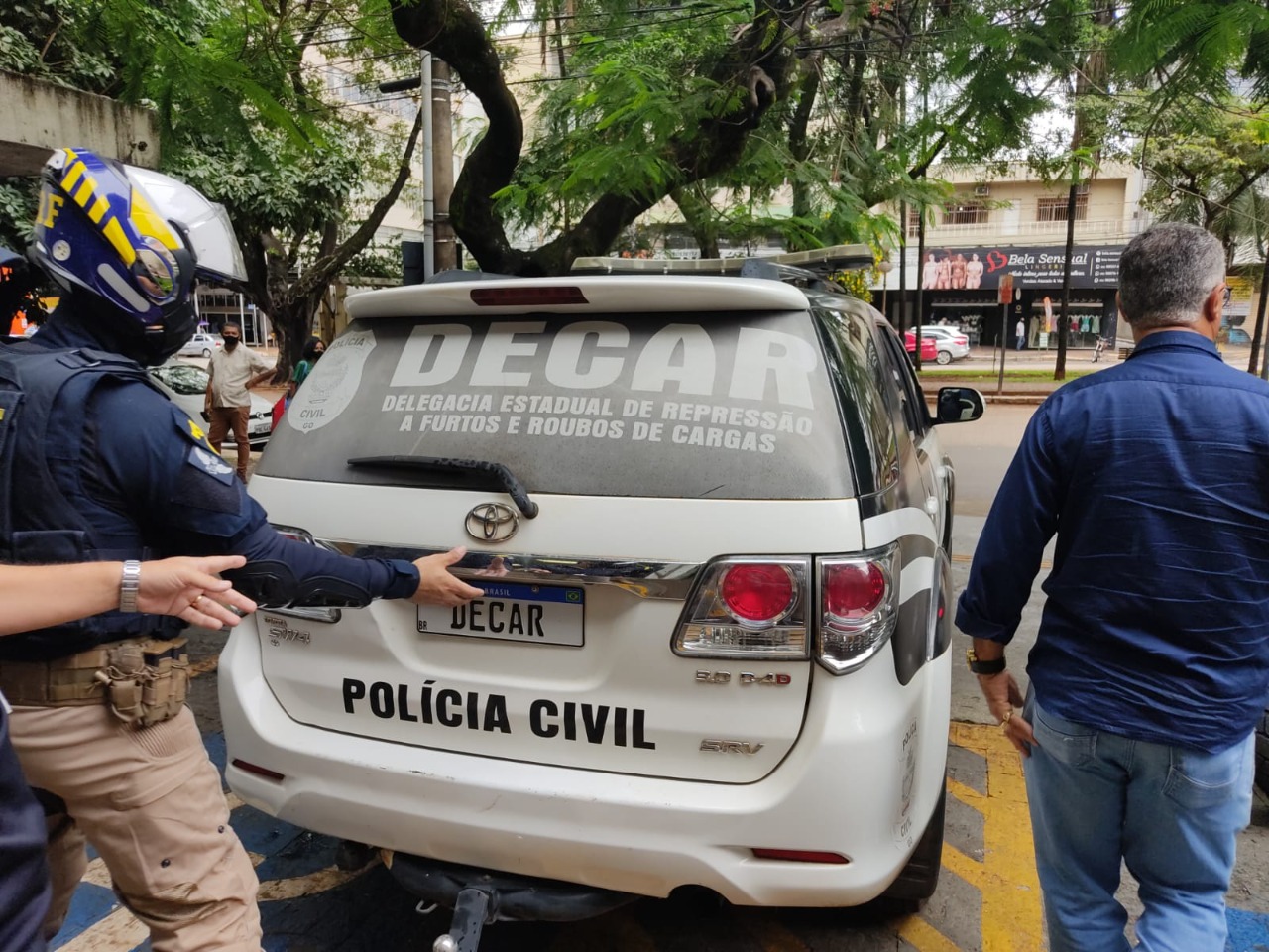 Trio é preso por estelionato no centro da capital