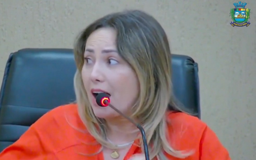 Vereadora denuncia que teve microfone cortado pelo presidente da Câmara de Aparecida de Goiânia durante debate