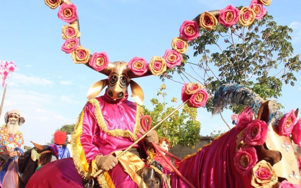 Cavalhadas de Pirenópolis são marcadas para junho após interdição do Cavalhódromo