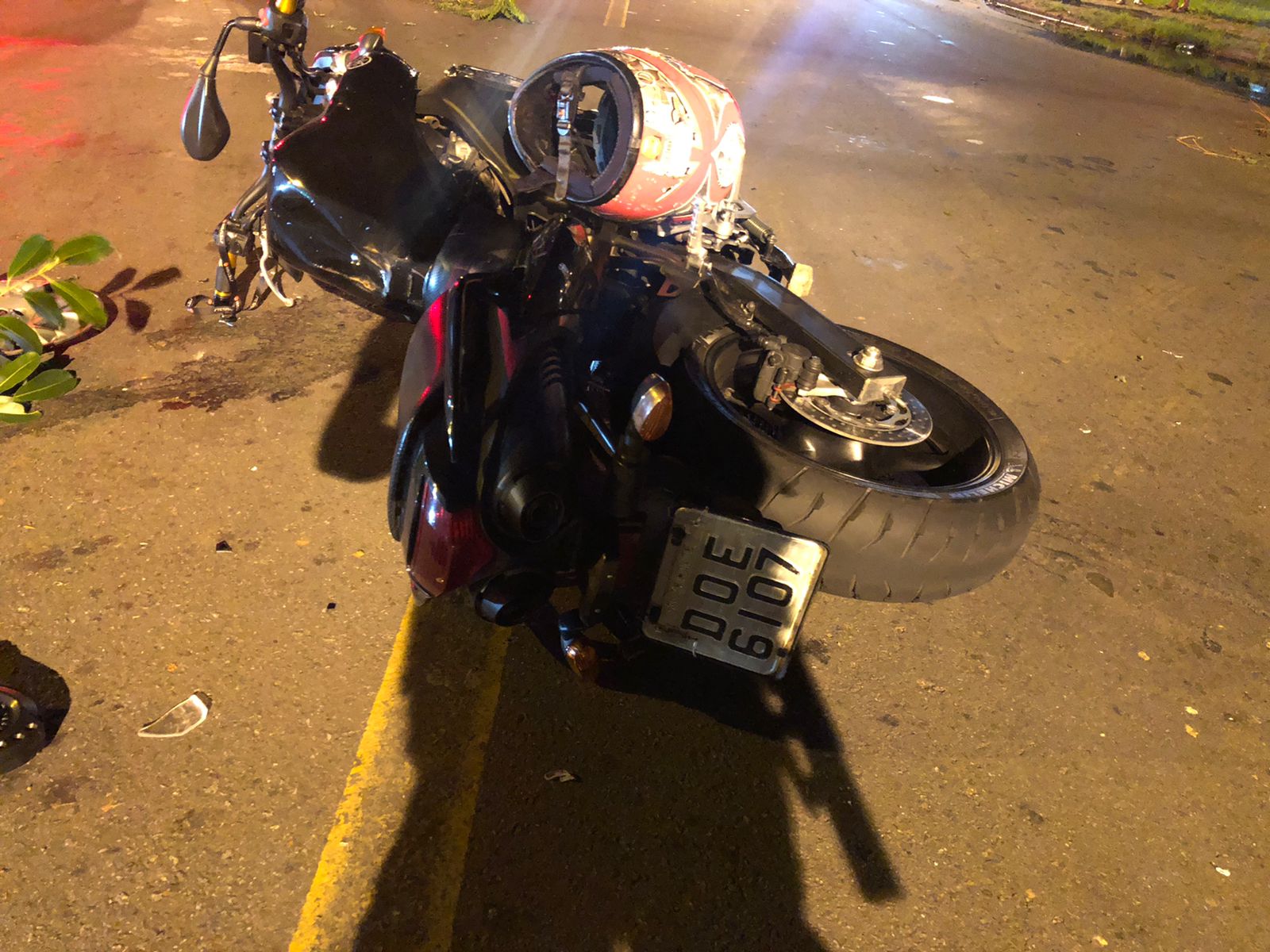 Motorista não respeita sinalização de pare e mata motociclista em Goiânia