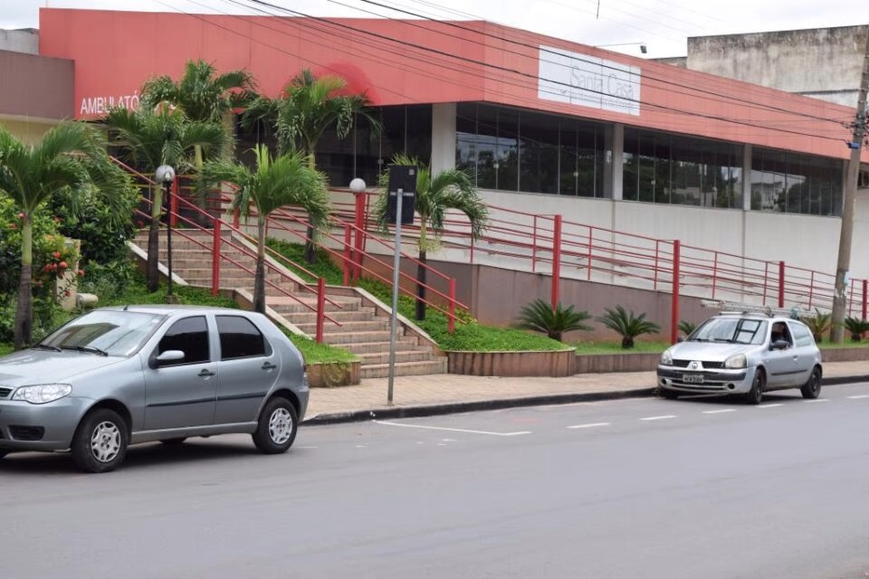 Santa Casa de Goiânia suspende atendimentos eletivos no dia 19, em ação que pode levar a greve