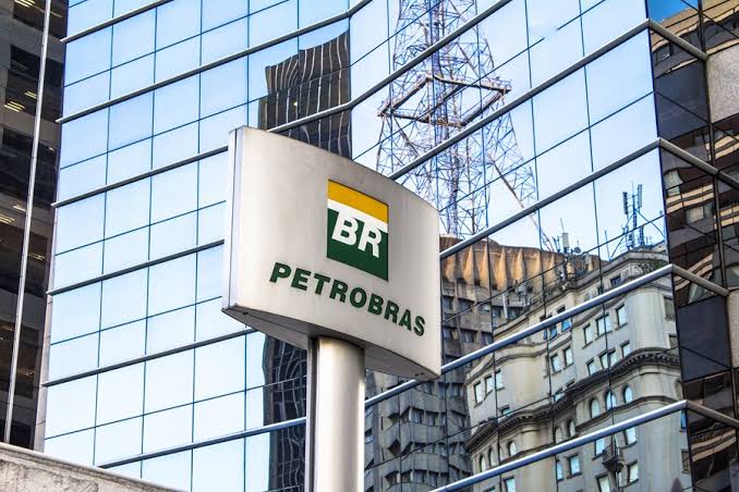 Governo federal anuncia troca de presidente da Petrobras