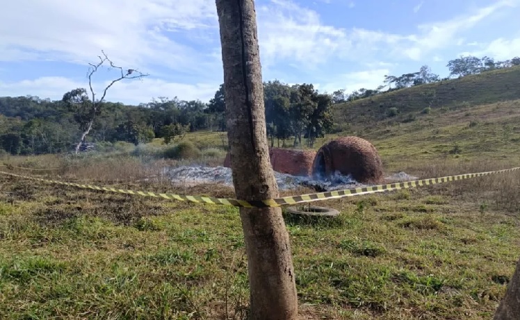 Mulher de 40 anos morre carbonizada em carvoaria situada em Orizona