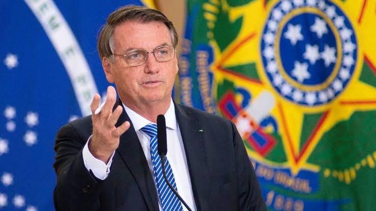 BOLSONARO PEDE QUE SUPERMERCADOS REDUZAM OS LUCROS SOBRE OS ALIMENTOS