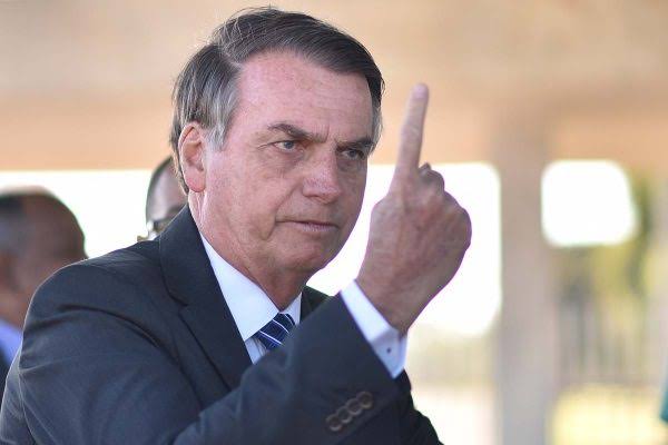 “Eu não vou viver como um rato”, declara Jair Bolsonaro