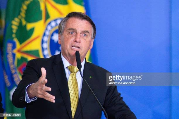 Bolsonaro diz que estoque de diesel no Brasil pode acabar em 40 dias