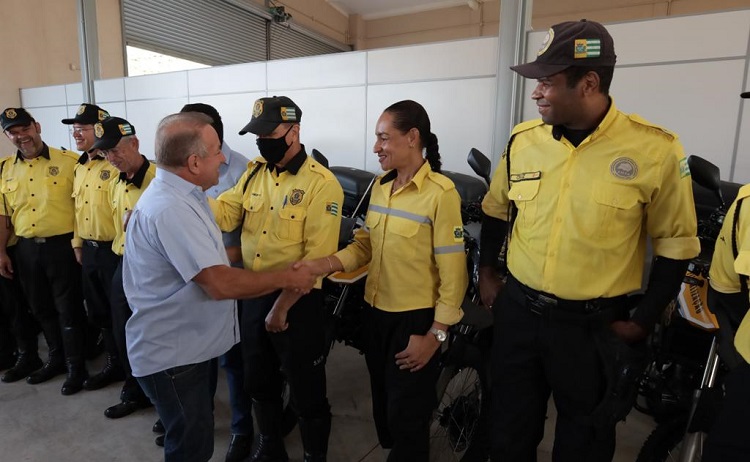 Prefeito Vilmar Mariano entrega nova frota de motos à SMTA