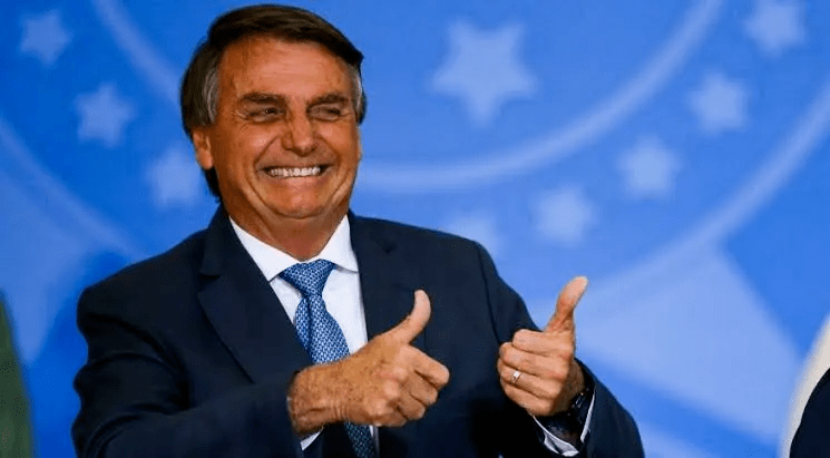 “Se não sou eu, esse Brasil já estava no buraco”, diz Bolsonaro