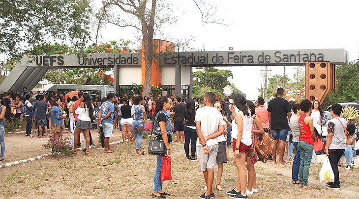 Estudante da Uefs é estuprada por calouro em festa da faculdade