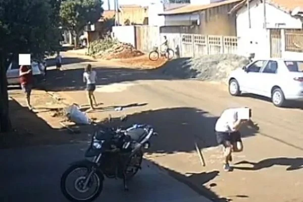 Homem conseguiu acionar a polícia após ser baleado na cabeça por vizinho