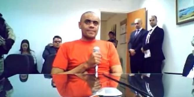 Adélio, que esfaqueou Bolsonaro, passa por perícia e pode ser solto