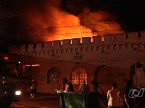 Incêndio atinge restaurante no Setor Marista, em Goiânia