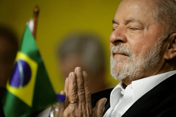 ”Não sou candidato de facção religiosa”, afirma lula