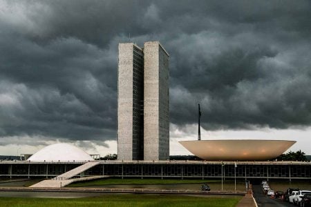 Presidente eleito terá o desafio de lidar com um Congresso polarizado