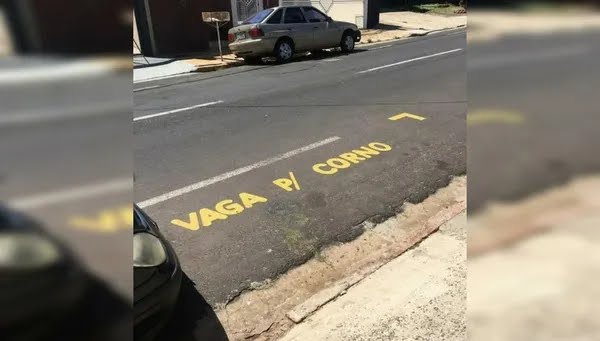 MORADOR PINTA ‘VAGA P/ CORNO’ NA FRENTE DA GARAGEM EM GARÇA