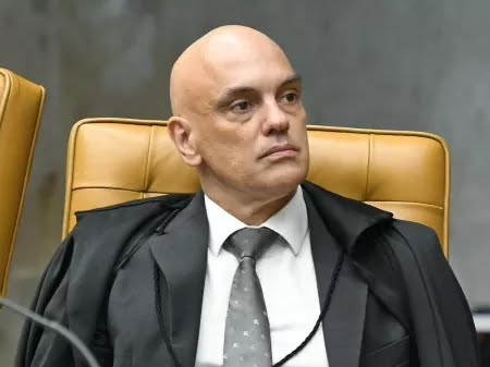 Moraes manda desbloquear vias em todo país e determina multa de R$ 100 mil