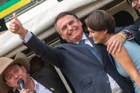 Michelle volta a citar Bolsonaro nas redes sociais: “Meu galego lindo”