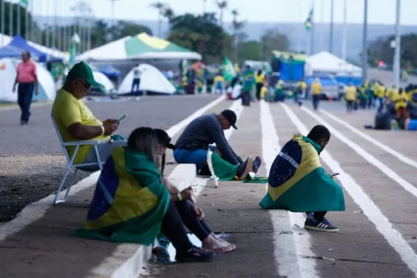 General ironiza decisão de ministro sobre crianças em acampamentos