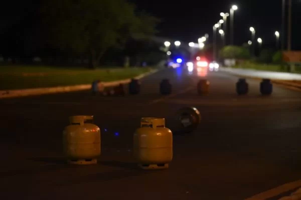 Vídeo mostra cenas de terrorismo em posto de gasolina de Brasília