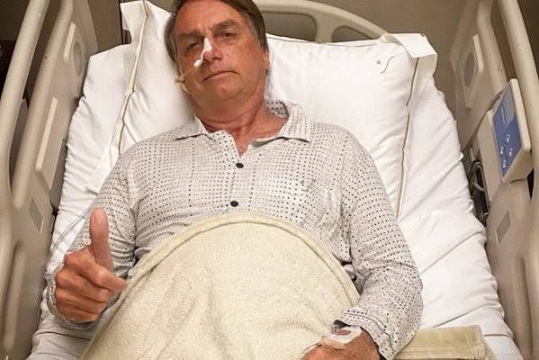 Jair Bolsonaro é hospitalizado nos Estados Unidos com dores abdominais