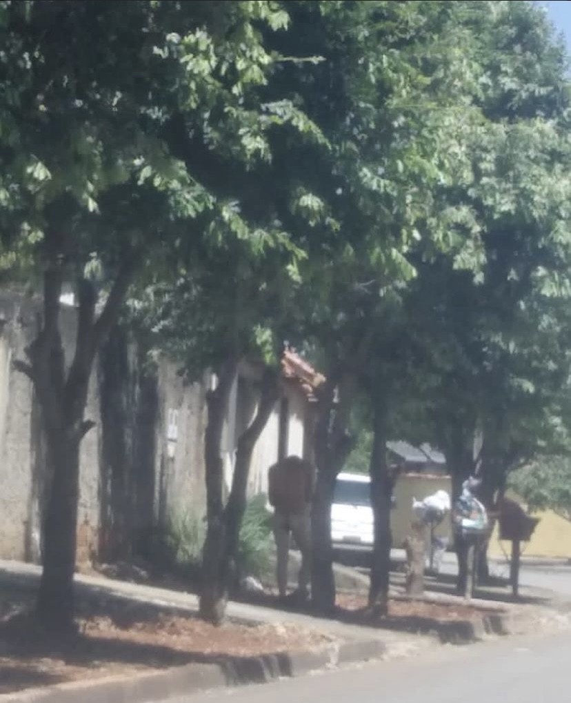 HOMEM É FLAGRADO NU NA AVENIDA MARIA PESTANA EM GOIÂNIA