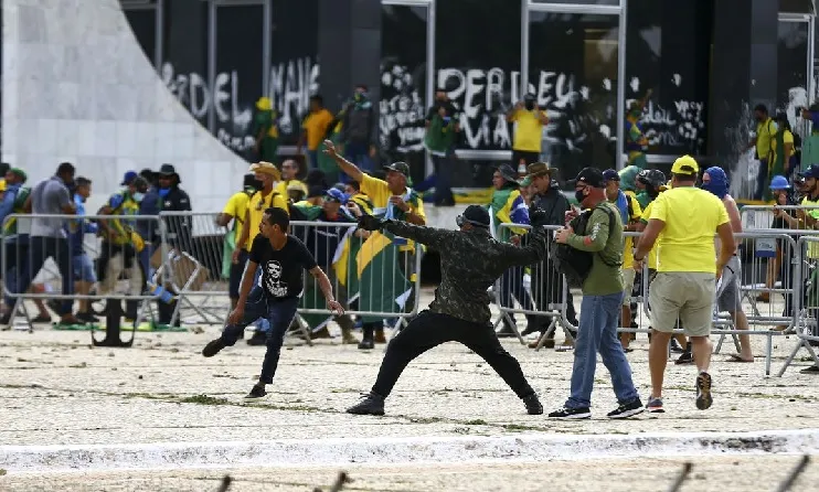 Senadores retiram assinaturas e CPI dos Atos Antidemocráticos é barrada