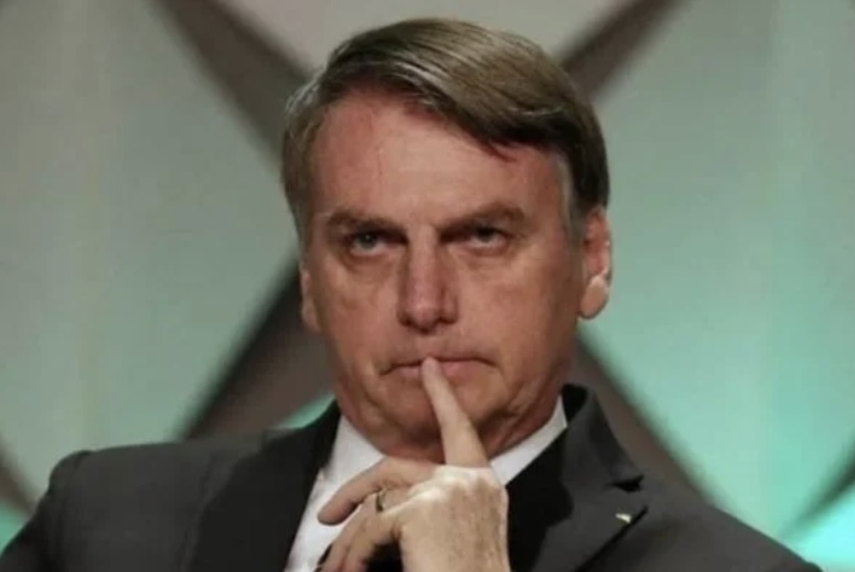 Defesa de Bolsonaro já está em posse das joias para devolver à União