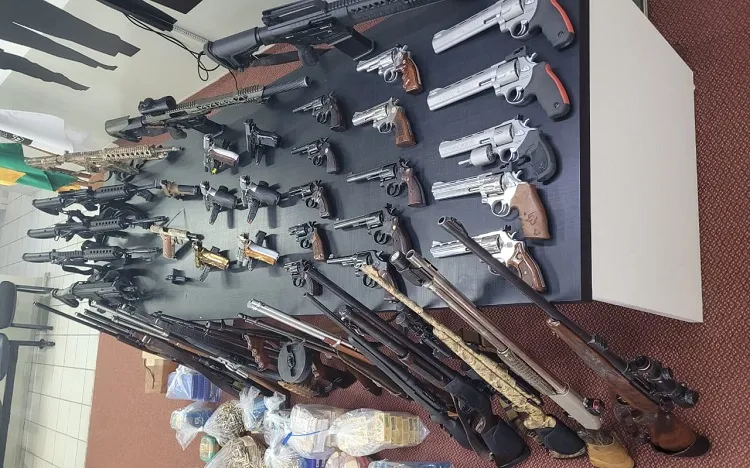 46 armas de fogo avaliadas em mais de R$ 700 mil são apreendidas