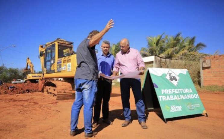 Rogério Cruz fiscaliza obras e destaca estudos do Plano Diretor de Drenagem Urbana executados pela UFG