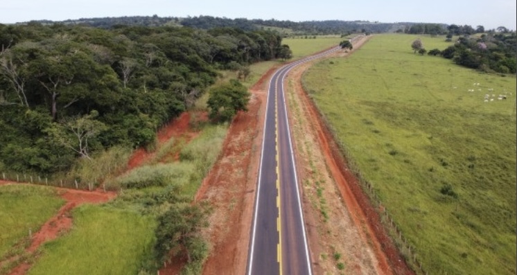 Governo publica decreto, faz adequação de lei e garante 100% da “taxa do agro” revertidos à infraestrutura