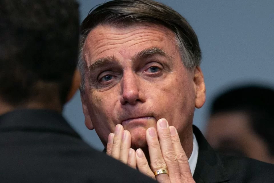 Bolsonaro fará nova viagem antes de TSE retomar seu julgamento