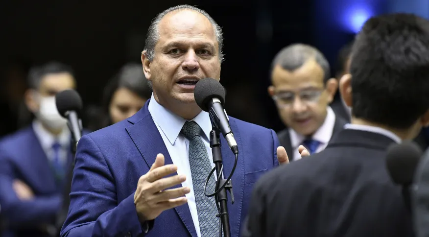 Senadores recorrem de arquivamento de apuração contra Ricardo Barros aberta após CPI da Covid