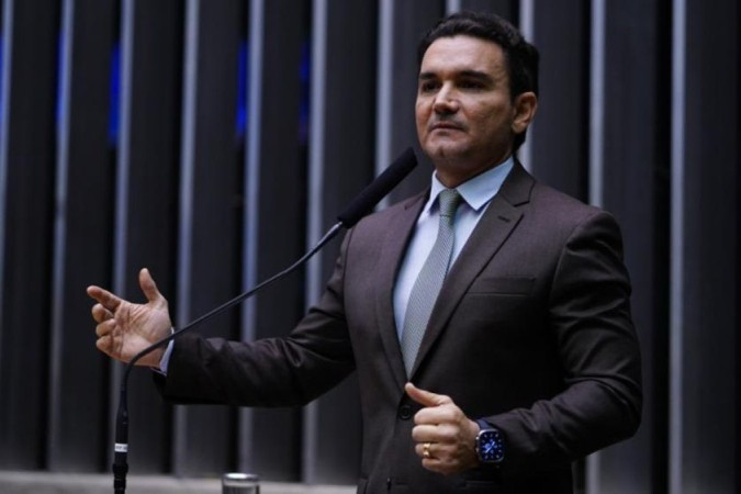 Celso Sabino: o que pode levar Lula a dar ministério a ex-aliado de Bolsonaro