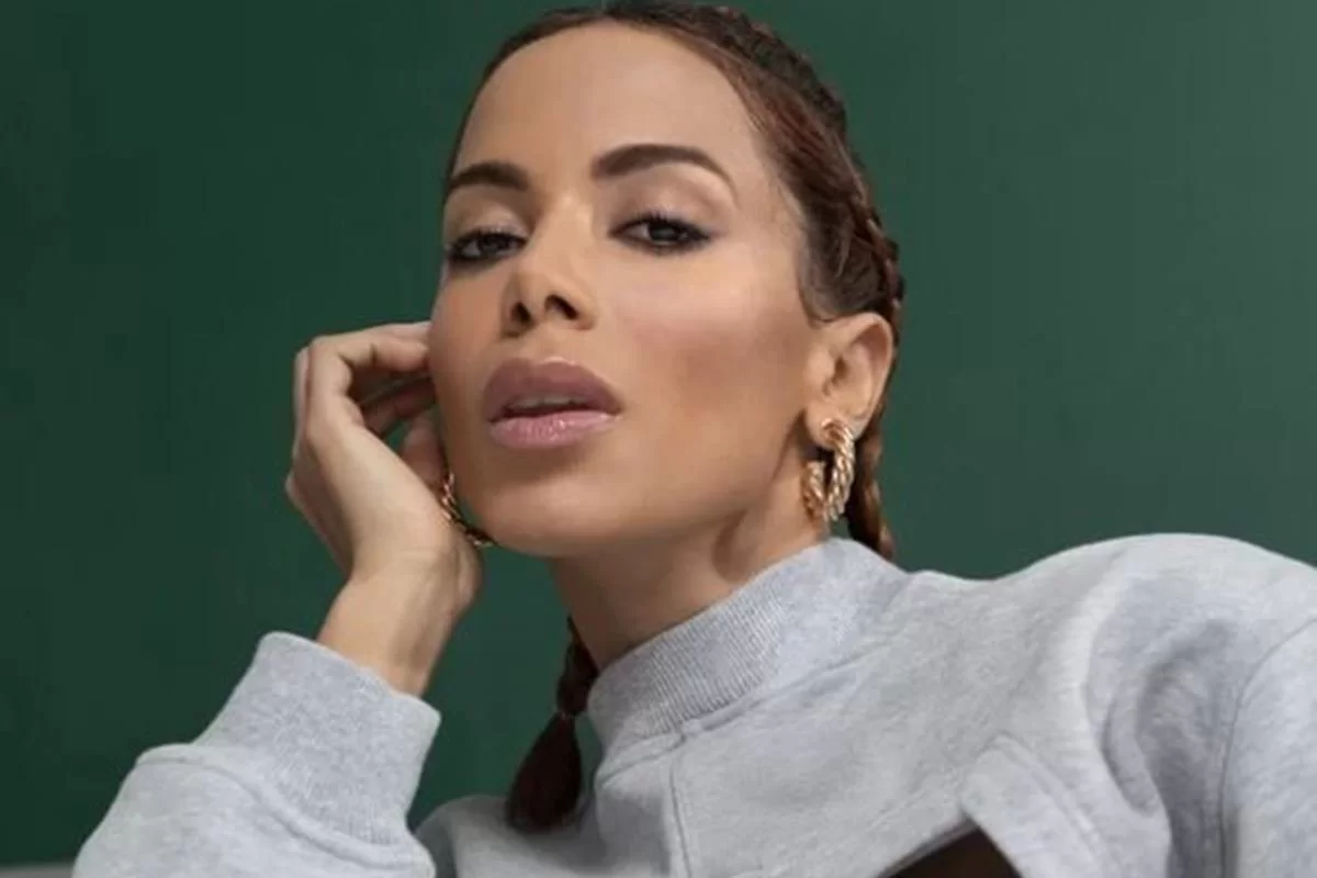 Anitta faz tratamento com sangue para ter pele “de milhões”