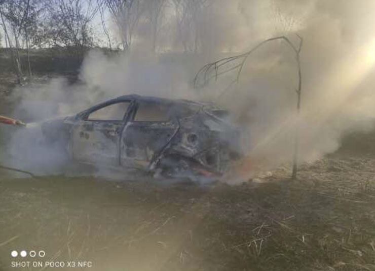 Avó morre carbonizada e netos se salvam após carro capotar e pegar fogo