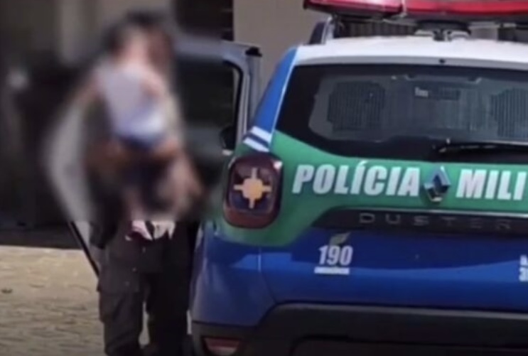 Homem estupra criança de quatro anos, atira contra polícia e acaba morto