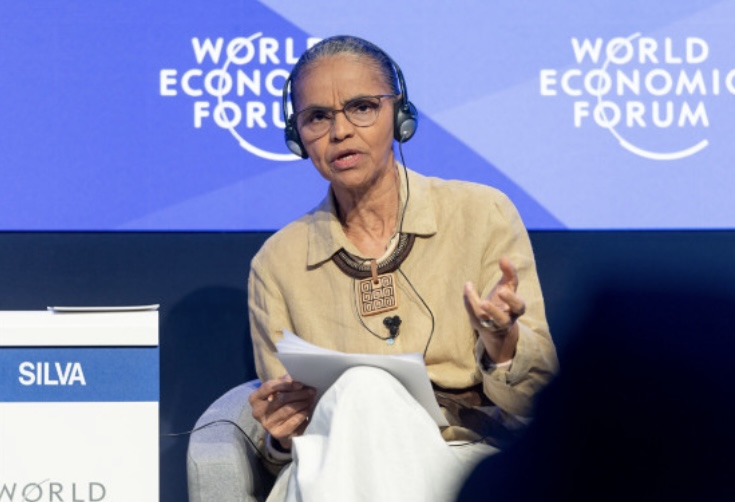 Marina Silva recebe comenda na Alego e se reúne com lideranças partidárias