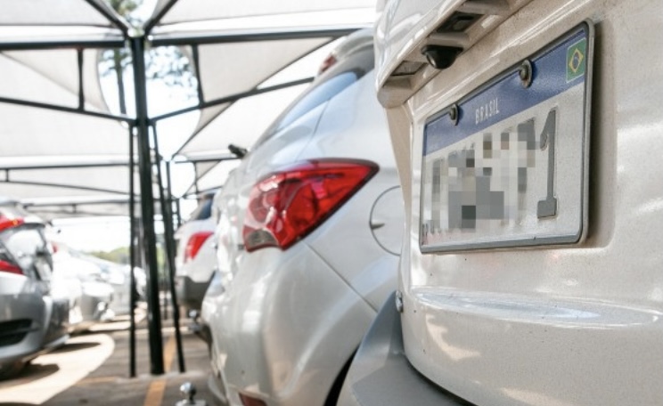 Motoristas com carros de placa final 1 e 2 têm até a próxima segunda para quitar IPVA