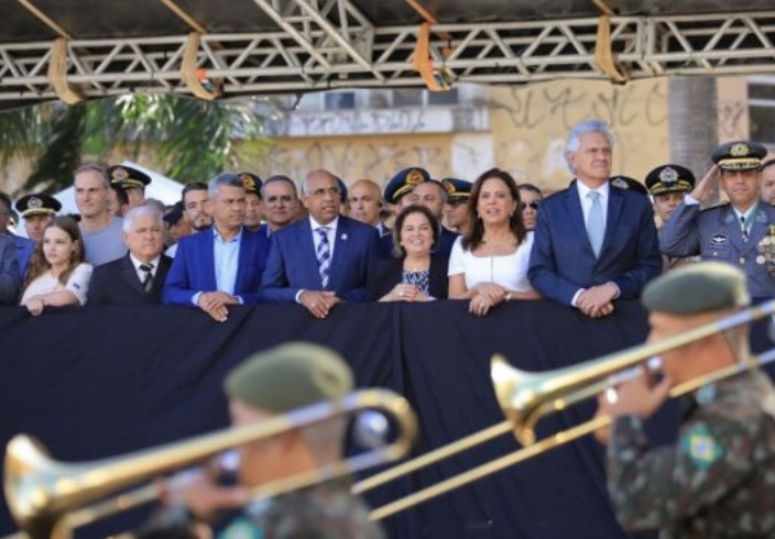 Desfile do 7 de Setembro reúne autoridades e milhares de goianos no Centro da Capital