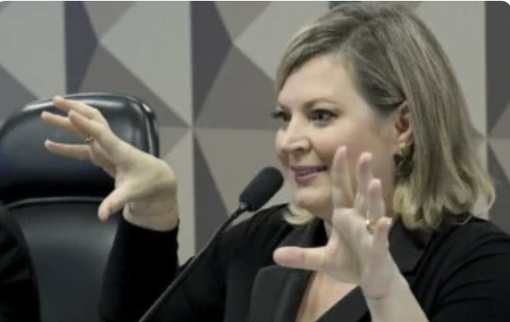 Justiça bloqueia contas de Joice Hasselmann, mas acha só 5 centavos