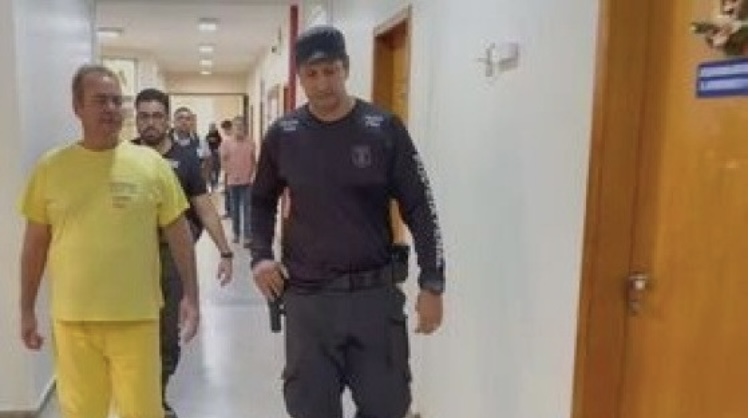 Justiça mantém prisão, “prefeito atirador” passa mal na cela e volta para o hospital