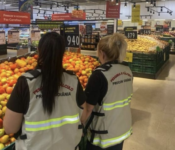 Preços de frutas e verduras variam em até 250% em Goiânia; tomate é encontrado entre R$3,99 e R$13,99