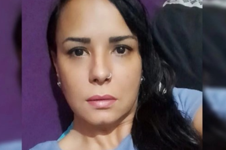 Mulher que morreu estrangulada pelo marido é enterrada em Valparaíso de Goiás