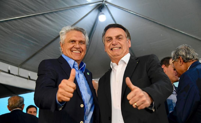 Bolsonaro dá sinais de que pode apoiar Caiado em 2026